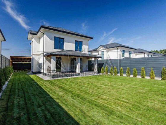 Продаж будинку преміум класу в закритому КМ Благовісний Гатне Гатное