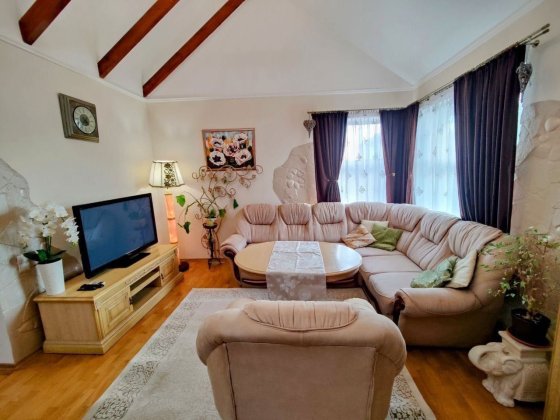 Без комісії, будинок 250 кВ.м., 5 кімнат, газ, камін, басейн, гараж Гатное