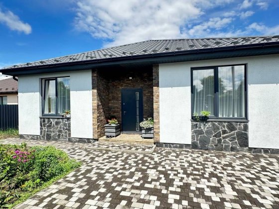 Будинок з ремонтом, меблями і технікою у Ворзелі. Ворзель