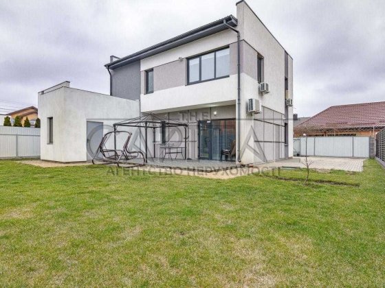 Продаж стильного будинку з ремонтом в с Гатне Гатне