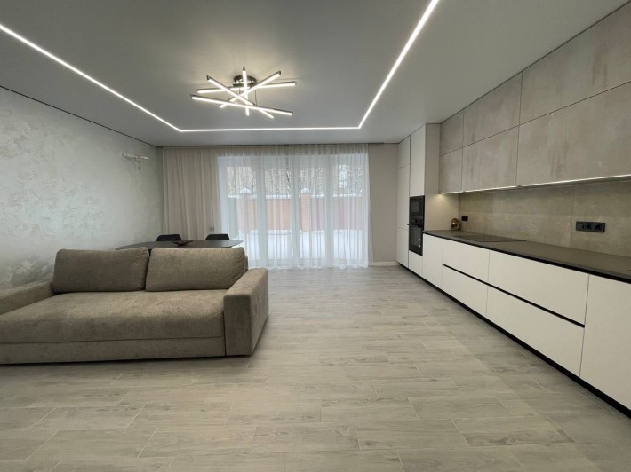 Продається таунхаус з ремонтом в Гатному - фото 1