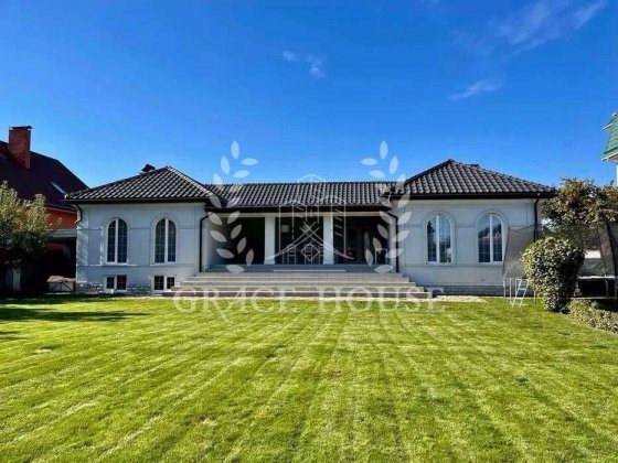 Продаж будинку з ремонтом с.Гатне 4 спальні 15 соток землі газ підвал Гатное