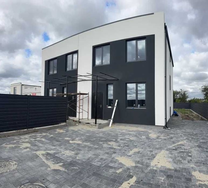 Вітаю. Продам будинок_дуплекс в Білогородці, 105 м2, 2,8 сот. - фото 1