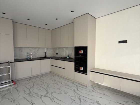 Таунхаус з сучасним ремонтом в крутій локації Ворзеля Ворзель