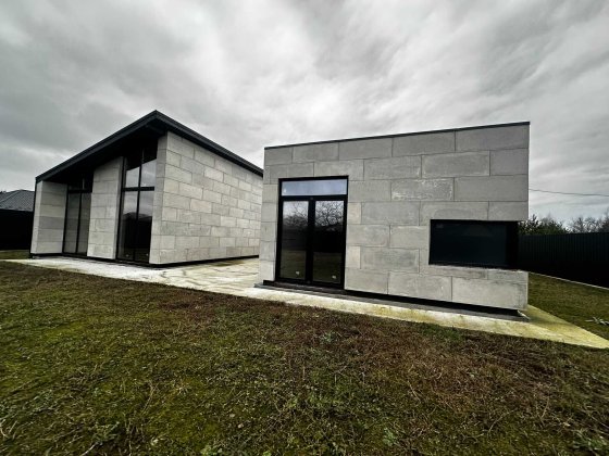 Архітектурний будинок у Ворзелі на великій ділянці Ворзель