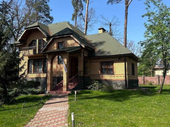 Продаж великого будинку на великій ділянці. Ремонт Ворзель