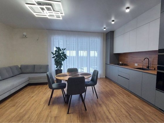 Автономний дуплекс з ремонтом та підвалом  Гатне, КМ Беверлі Хілз Гатное