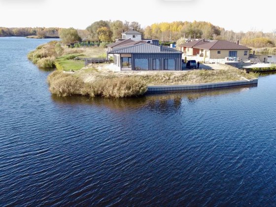 Будинок на Дніпрі, с. Вишеньки біля Zoloche DeLuxe Вишеньки