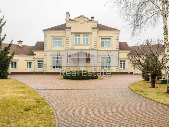 Пропонується до продажу унікальний будинок площею 1132 м² в Чабанах Чабани