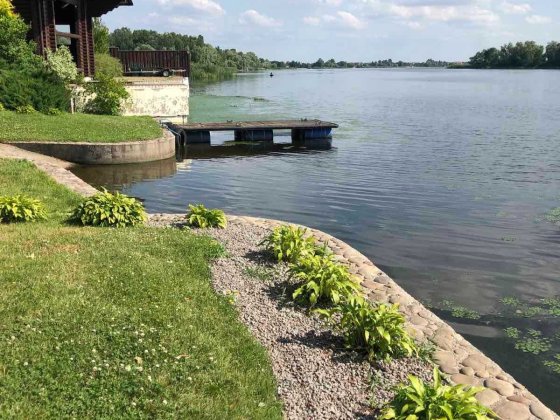 Заміська резиденція з власним виходом до берегу Дніпра с. Вишеньки Вишенки