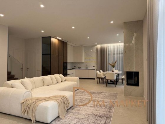 Будинок 200 м² з ремонтом, меблями та басейном — Нова Ходосівка Ходосівка