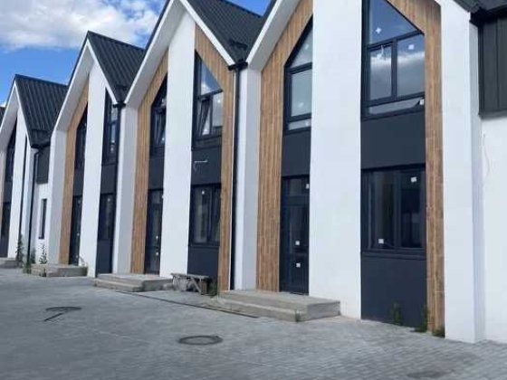 Вітаю. Продам кутовий  Таунхаус с. Білогородка. Білогородка