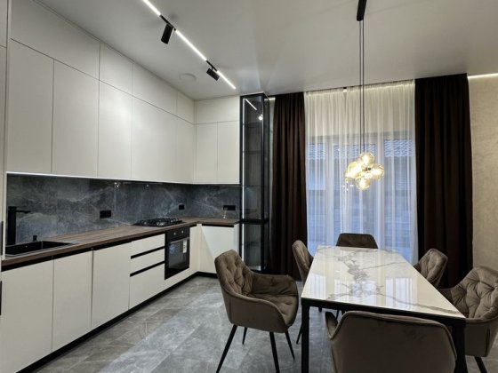 Будинок з ремонтом і меблями . Закрите КМ Ворзель