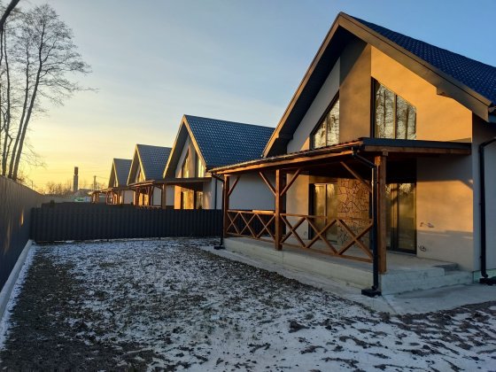 Дом будинок + ділянка с Вишеньки центр, поруч Гнідин Вишенки