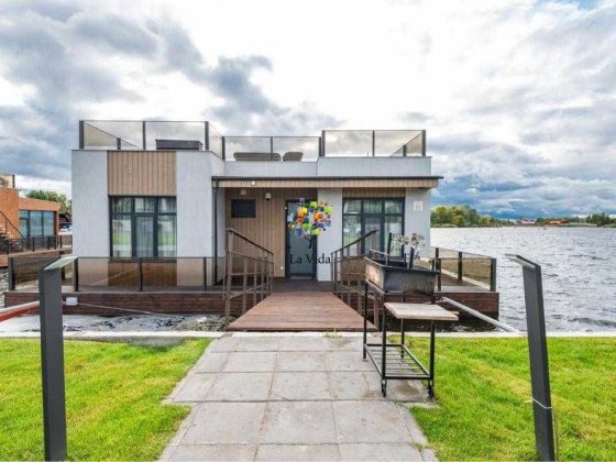 Продаж 3к Будинок на плаву, КМ «Золоче», с. Вишеньки Вишенки