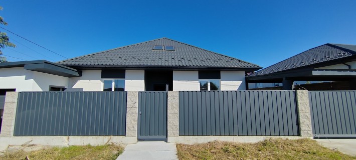 Просторий будинок в Білогородці з гаражем - фото 1