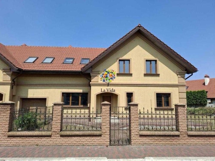 Продаж 4к Будинок- дуплекс, КМ«Золоче», с.Вишеньки - фото 1