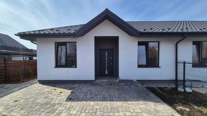 Таунхаус в Ворзелі. Зі штукатуркою та розведенням електроенергії. - фото 1