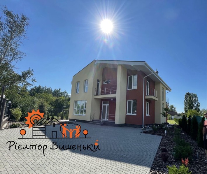 Продаж розкішного будинку  з басейном с. Гнідин - фото 1