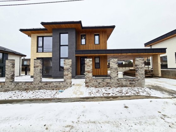 Будинок в КМ 204 м2 басейн газ навіс 2 авто с. Ходосівка поруч Лісники Ходосівка