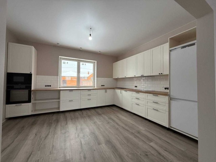 Будинок в білогородці з Новим Ремонтом, Топ Локація, Без Комісії! - фото 1