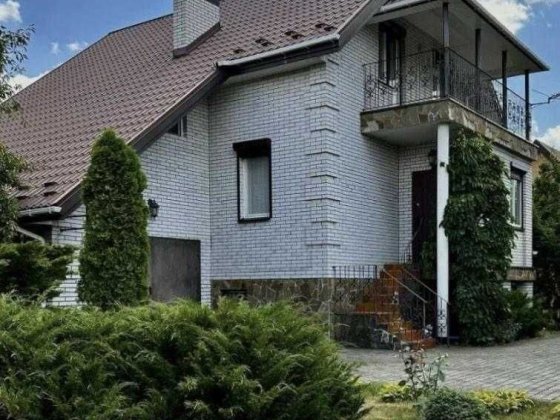 Будинок вільний, газ , гараж , 15соток в селі Гнідин Гнідин