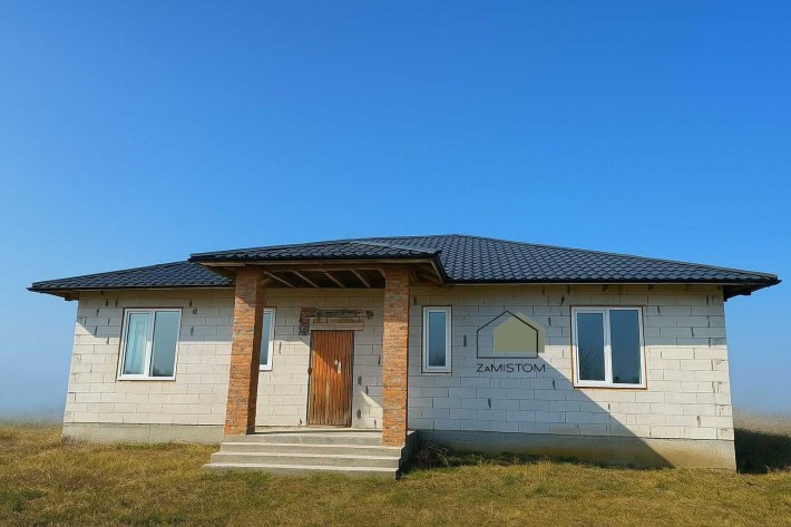 ‼️‼️№1025.Продам будинок  120 м2 , на 8 сотках землі  центрі села. - фото 1