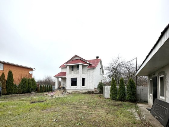 Продам 2-во поверховий будинок з садом Гнідин