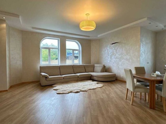 Капітальний будинок з виглядом на ліс, є своя Баня Гореничі