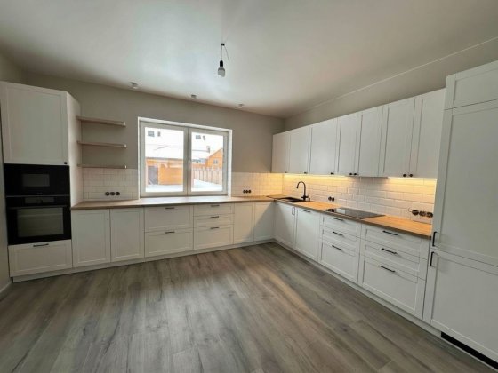 Будинок з ремонтом / гараж / підвал / під Києвом Білогородка Білогородка