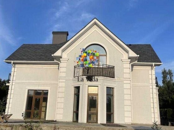 Будинок в Котеджному містечку «Золоче Вишеньки