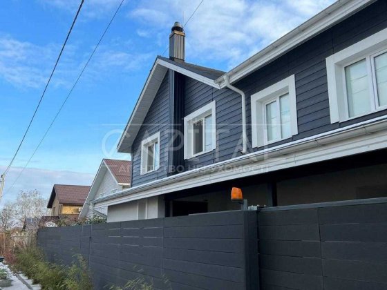 Продаж просторого будинку  у Вишеньках для родини Вишенки