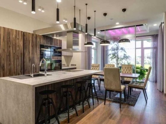 Будинок з готовим  ремонтом та ділянкою в КМ Золоче Вишенки