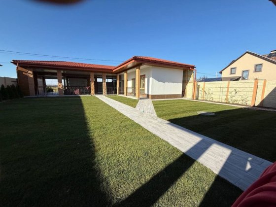 !ПРОДАЄТЬСЯ новий,великий,сучасний будинок! з підвалом та гаражем! Гореничі