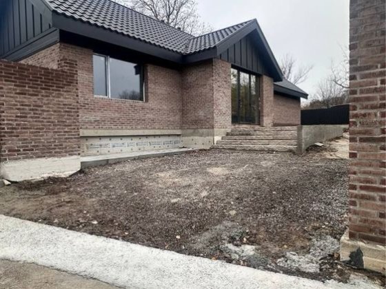 ВІД ЗАБУДОВНИКА Новий будинок з підвалом в центрі  біля школи ГОРЕНИЧІ Гореничи