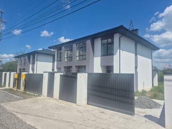 Продам дуплекс Ходосівка, вул. Озерна, є газ. Ходосівка