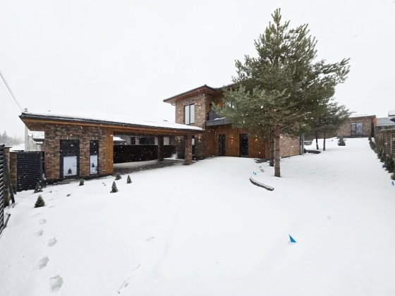 Будинок 243 м2 газ сауна 10 соток навіс 2 авто с Гореничі 2 км Стоянка Гореничі