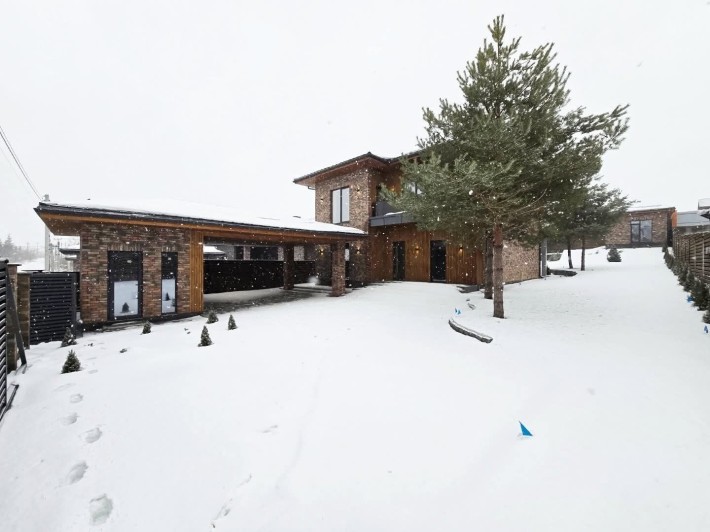 Будинок 243 м2 газ сауна 10 соток навіс 2 авто с Гореничі 2 км Стоянка - фото 1