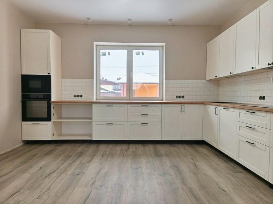 Будинок з ремонтом, гаражом і підвалом в Білогородці 161 м2 8 сот Газ Білогородка