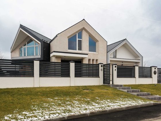 Продаж унікального будинку в Лісниках Лесники