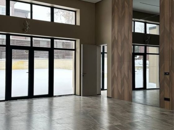 Продаж будинку з ремонтом в закритому КМ в Лісниках, 8 соток, газ Лесники