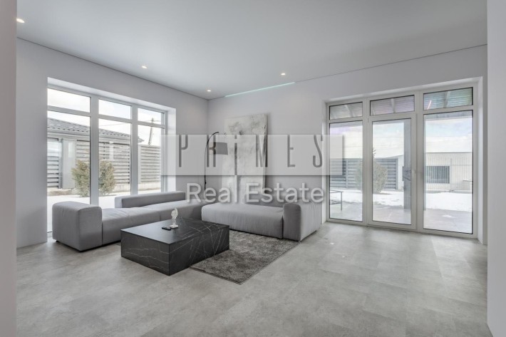 Автономний будинок з ремонтом та панорамним видом у Лісниках - фото 1