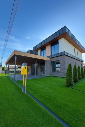 Сучасний двоповерховий будинок у Білогородці, 150 м², 5 соток - фото 1