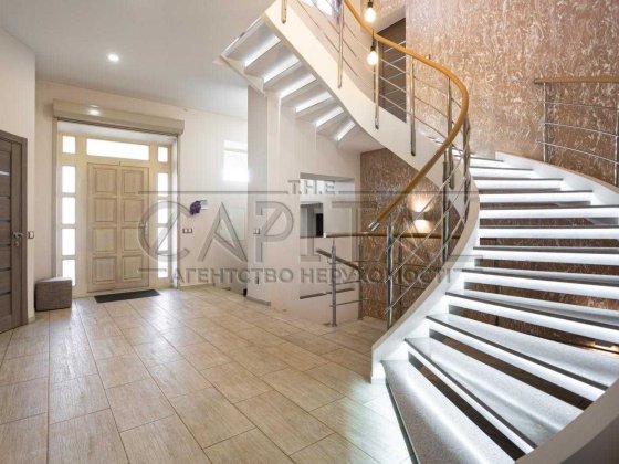 Продаж, Будинок, Гореничі / Басейн , Укриття Гореничі