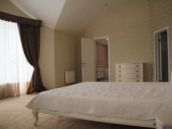 Заезжай и живи! Дом с ремонтом 400м2 в п, Лесники, массив Стежки! Лесники