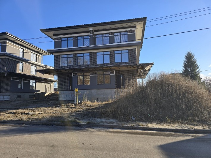 Будинок 600 м2 8 соток під житло або комерцію с. Лісники біля Сільпо - фото 1