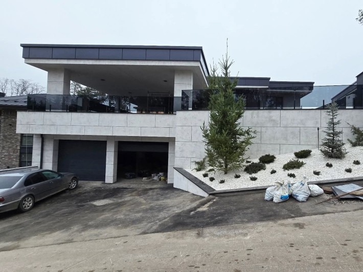 Будинок 1 поверх 390 м у лісі гараж містечко 24/7 цоколь с. Ходосівка - фото 1