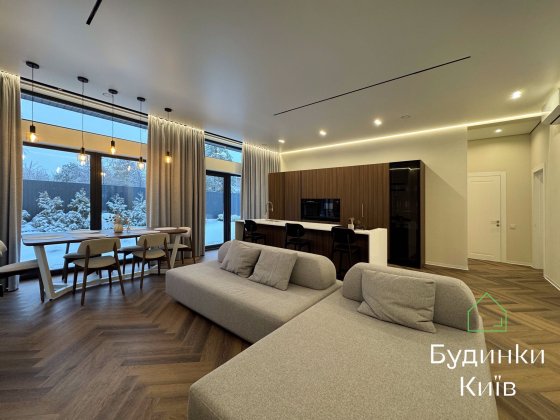 Гореничі Стоянка одноповерховий із ремонтом Гореничі