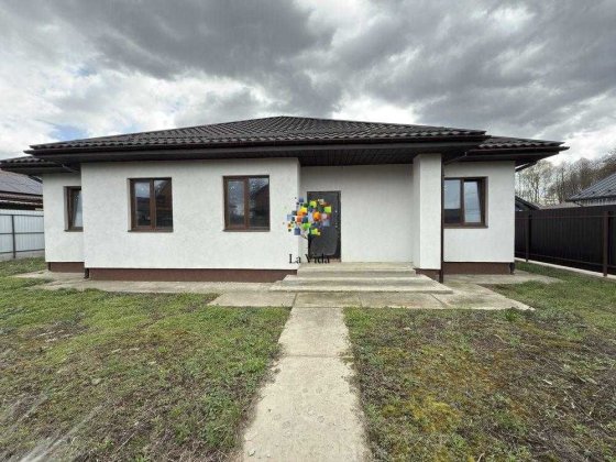 Продаж 3к будинку с.Гнідин Гнідин