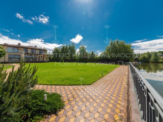 Продам шикарный  дом 450 м2 КГ Ясный Хутор Лесники на берегу озера Лісники